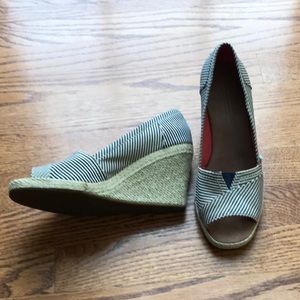 Toms wedges